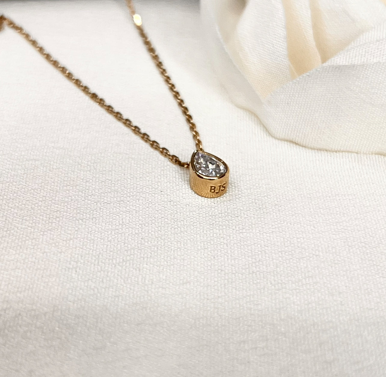 Jasmine 18k Pear Necklace